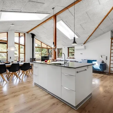 Sila - 800m From The Sea By Interhome *