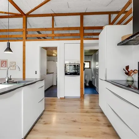 Sila - 800m From The Sea By Interhome *